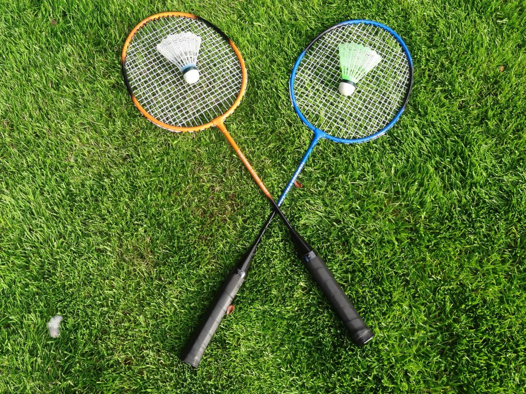 Zwei Badmintonschläger