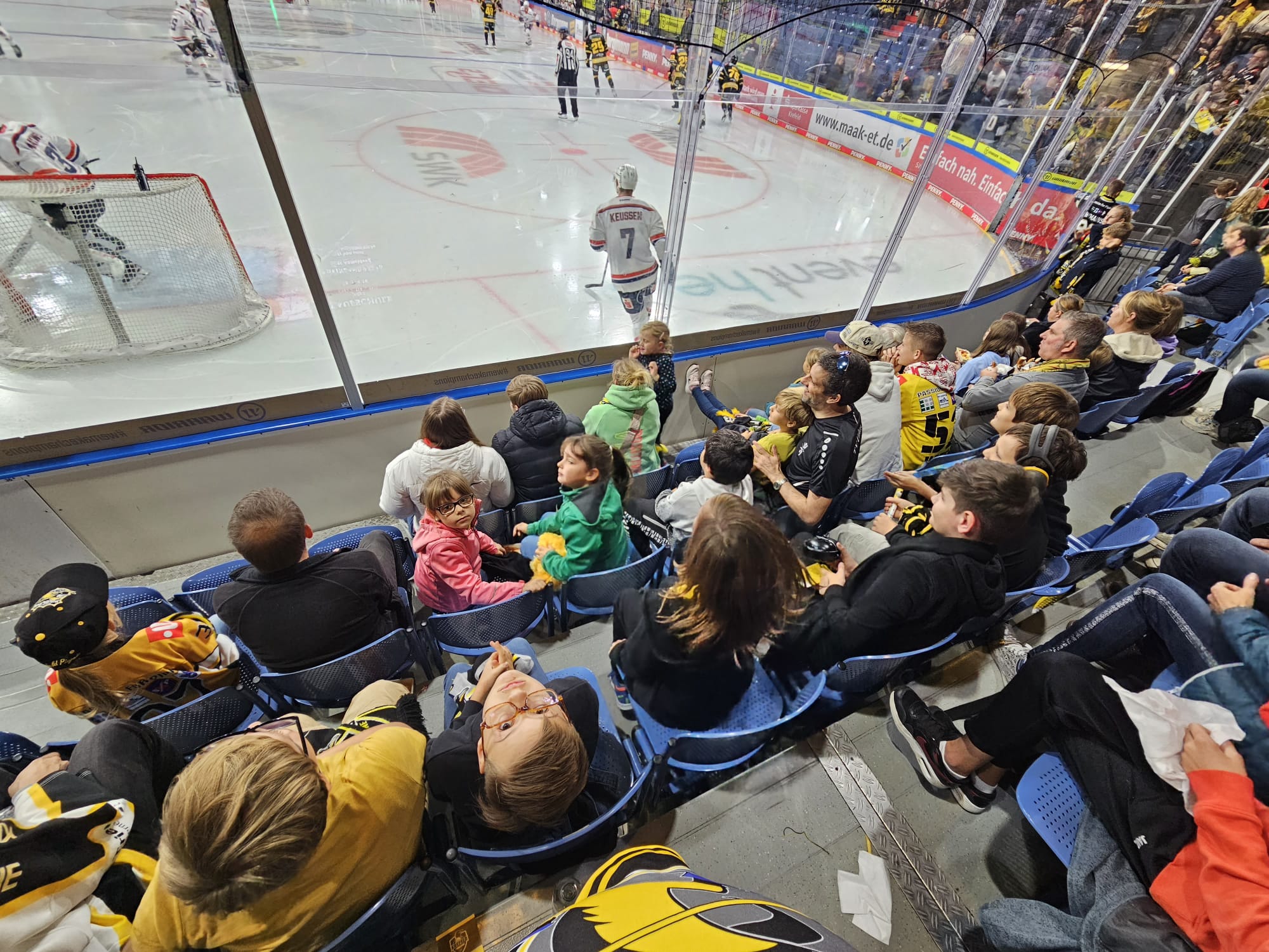 Mehr über den Artikel erfahren TV Utfort-Eick schaut Eishockey